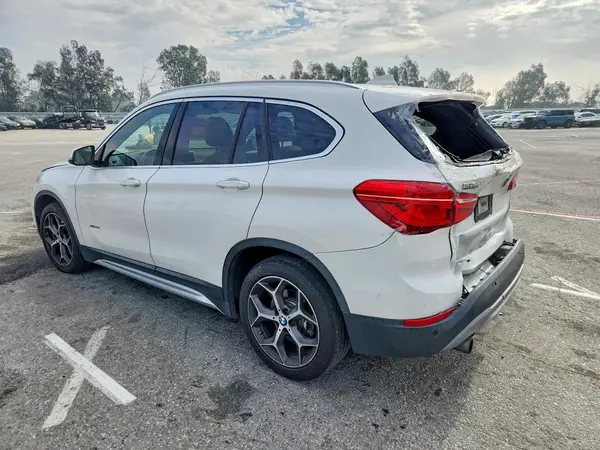 WBXHT3C3XGP889184 2016 BMW X1 - Image 2