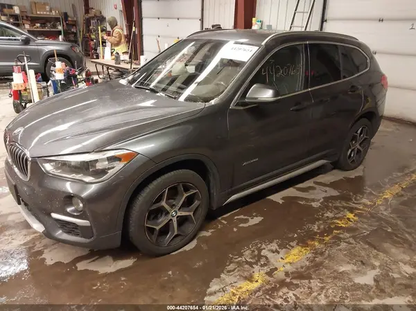 WBXHT3C3XH5F71680 2017 BMW X1 - Image 2