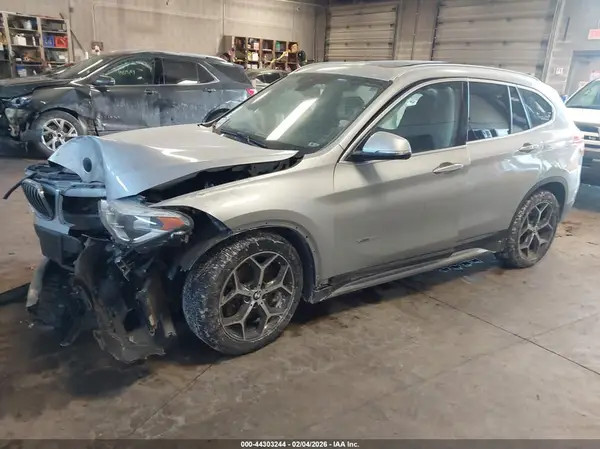 WBXHT3C3XH5F80573 2017 BMW X1 - Image 2