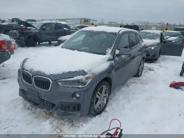 WBXHT3C3XJ3F04028 2018 BMW X1 - Image 2