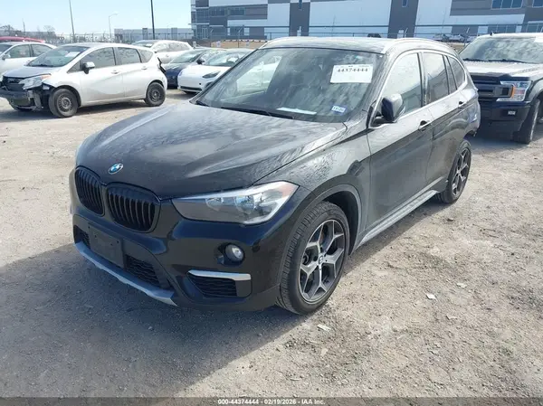WBXHT3C3XJ3H32790 2018 BMW X1 - Image 2