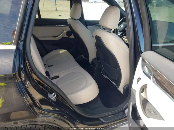 WBXHT3C3XJ3H32790 2018 BMW X1 - Image 8