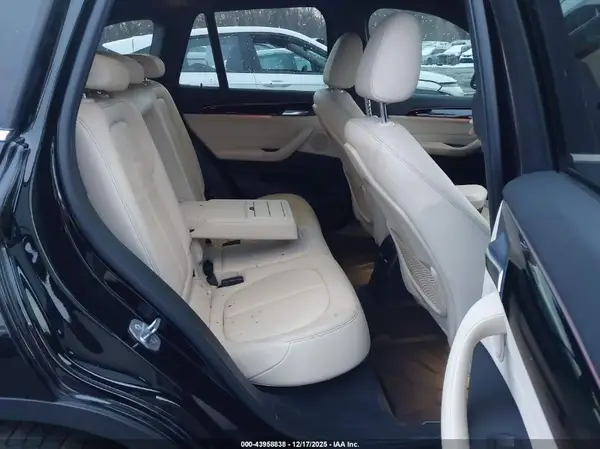 WBXHT3C3XJ5F91837 2018 BMW X1 - Image 8
