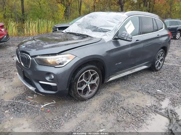 WBXHT3C3XJ5K21100 2018 BMW X1 - Image 2