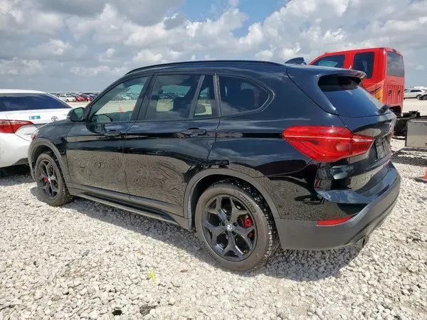 WBXHT3C3XJ5K22005 2018 BMW X1 - Image 2