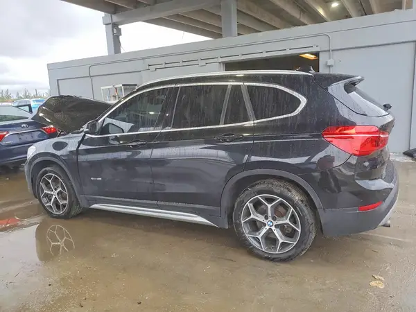WBXHT3C3XJ5K22635 2018 BMW X1 - Image 2