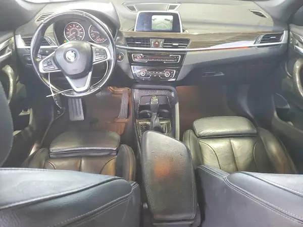 WBXHT3C3XJ5K22635 2018 BMW X1 - Image 8
