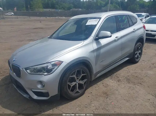 WBXHT3C3XJ5K23560 2018 BMW X1 - Image 2