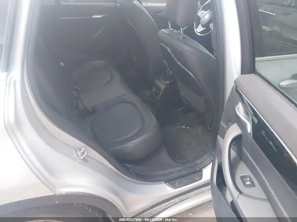 WBXHT3C3XJ5K23560 2018 BMW X1 - Image 8