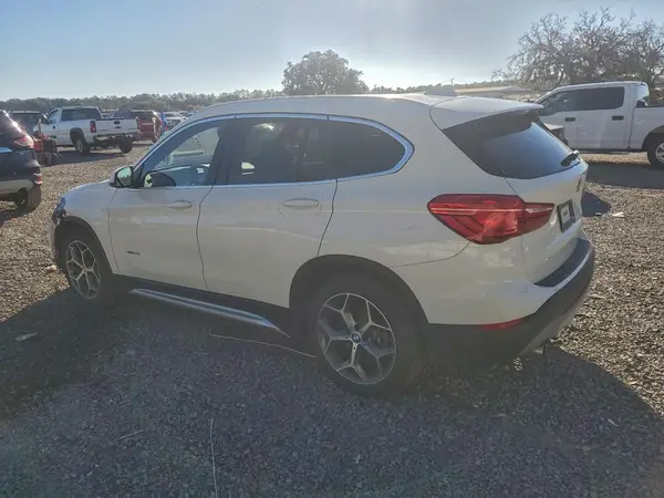 WBXHT3C3XJ5K24675 2018 BMW X1 - Image 2