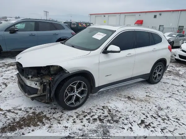WBXHT3C3XJ5K26846 2018 BMW X1 - Image 2