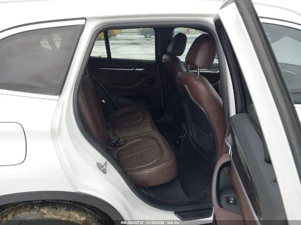 WBXHT3C3XJ5K26846 2018 BMW X1 - Image 8