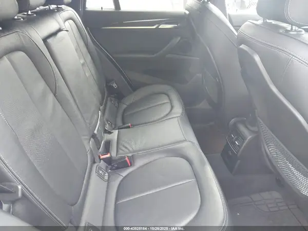 WBXHT3C3XJ5K28998 2018 BMW X1 - Image 8