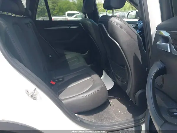 WBXHT3C3XJ5K29875 2018 BMW X1 - Image 8