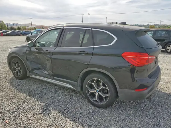 WBXHT3C3XJ5L24548 2018 BMW X1 - Image 2