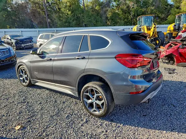 WBXHT3C3XJ5L25165 2018 BMW X1 - Image 2