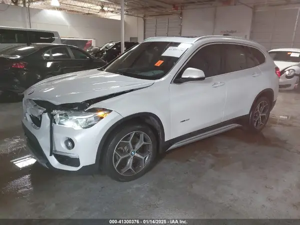WBXHT3C3XJ5L26526 2018 BMW X1 - Image 2
