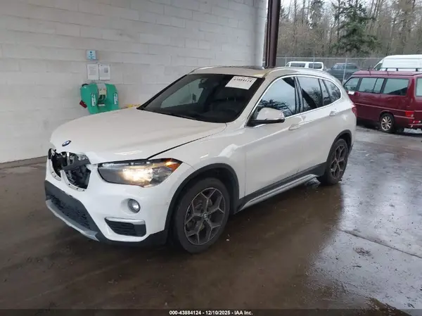 WBXHT3C3XJ5L29281 2018 BMW X1 - Image 2