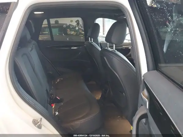 WBXHT3C3XJ5L29281 2018 BMW X1 - Image 8