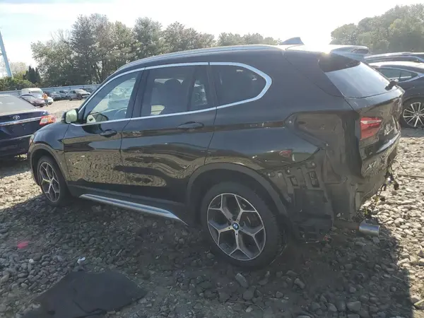 WBXHT3C3XJ5L29586 2018 BMW X1 - Image 2