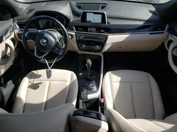 WBXHT3C3XJ5L29586 2018 BMW X1 - Image 8
