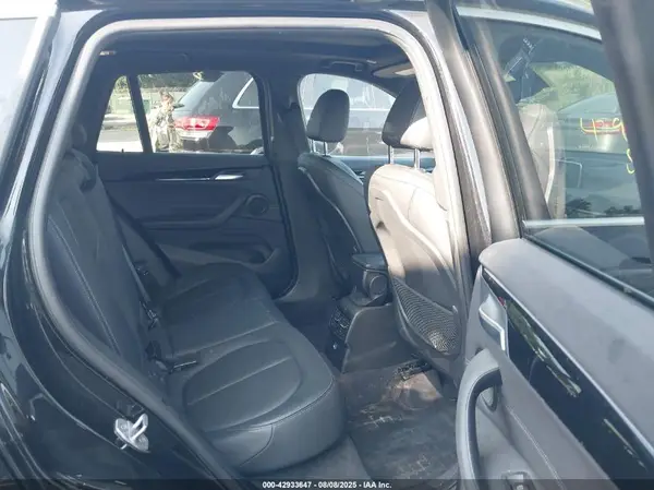 WBXHT3C3XJ5L30365 2018 BMW X1 - Image 8