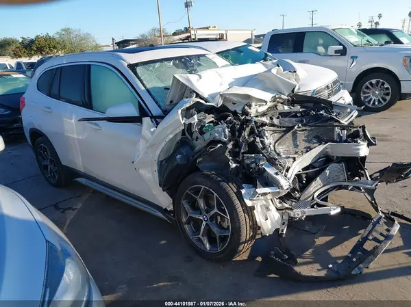 WBXHT3C50K3H33949 2019 BMW X1 - Image 1