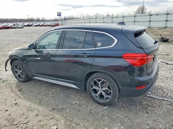 WBXHT3C50K5L89332 2019 BMW X1 - Image 2