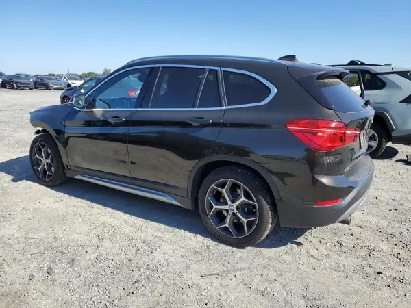 WBXHT3C50K5L89587 2019 BMW X1 - Image 2