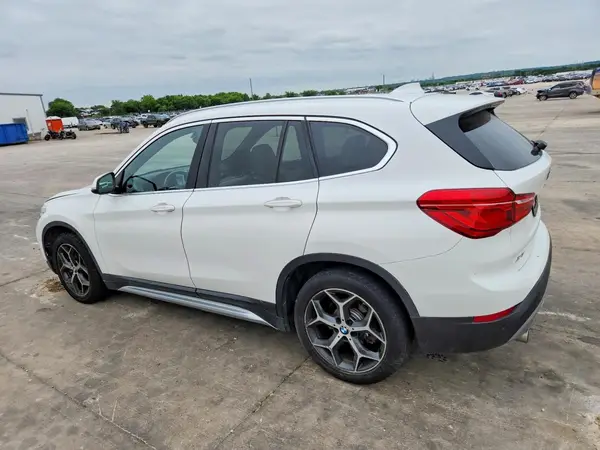 WBXHT3C51K3H34740 2019 BMW X1 - Image 2
