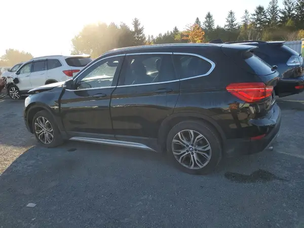 WBXHT3C51K3H34964 2019 BMW X1 - Image 2