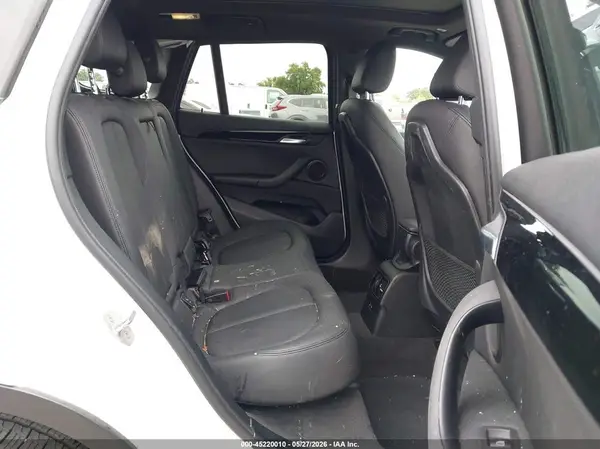 WBXHT3C51K3H35886 2019 BMW X1 - Image 8