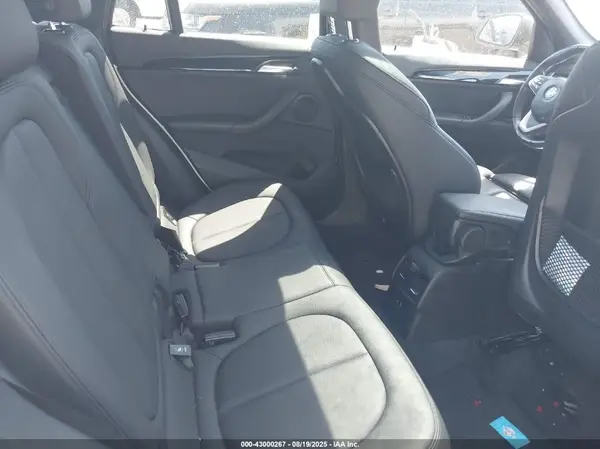 WBXHT3C51K5L35912 2019 BMW X1 - Image 8