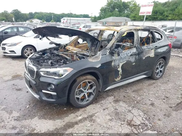 WBXHT3C51K5L38695 2019 BMW X1 - Image 2