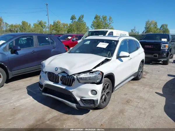 WBXHT3C52K5L35465 2019 BMW X1 - Image 2