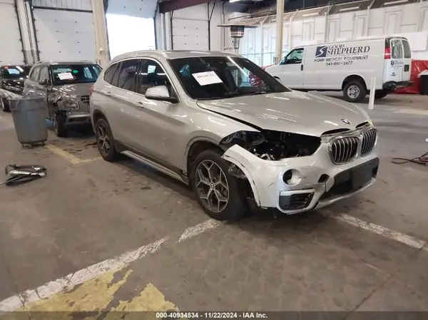WBXHT3C52K5L36857 2019 BMW X1 - Image 1