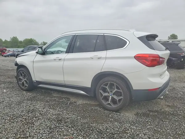 WBXHT3C52K5N05436 2019 BMW X1 - Image 2