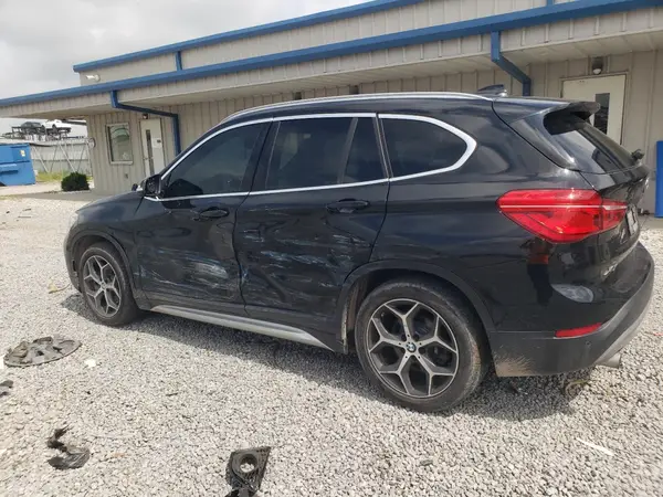 WBXHT3C53K3H35419 2019 BMW X1 - Image 2