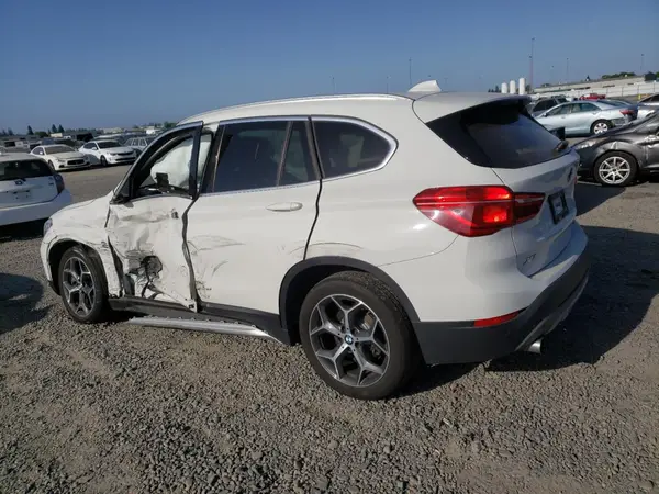 WBXHT3C53K5L38424 2019 BMW X1 - Image 2