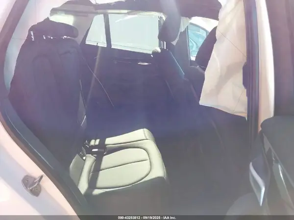 WBXHT3C54K5L35662 2019 BMW X1 - Image 8