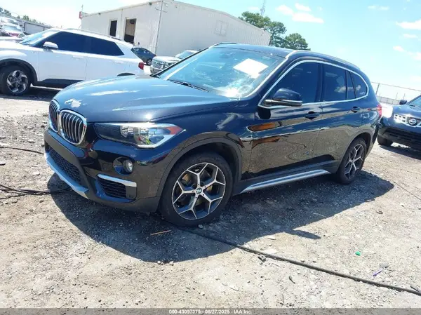 WBXHT3C55K3H34658 2019 BMW X1 - Image 2