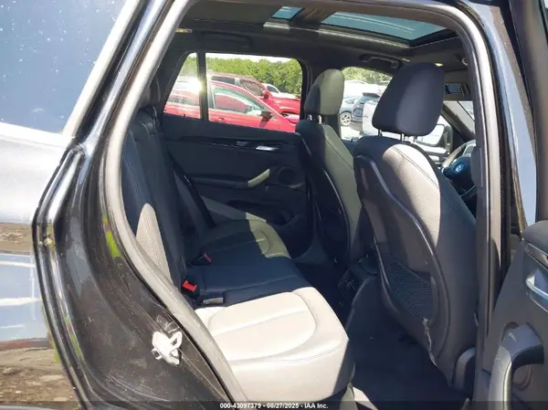 WBXHT3C55K3H34658 2019 BMW X1 - Image 8