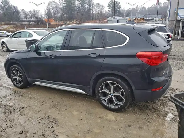 WBXHT3C55K5L35556 2019 BMW X1 - Image 2