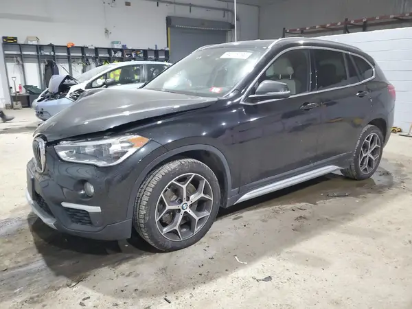 WBXHT3C55K5L36870 2019 BMW X1 - Image 1