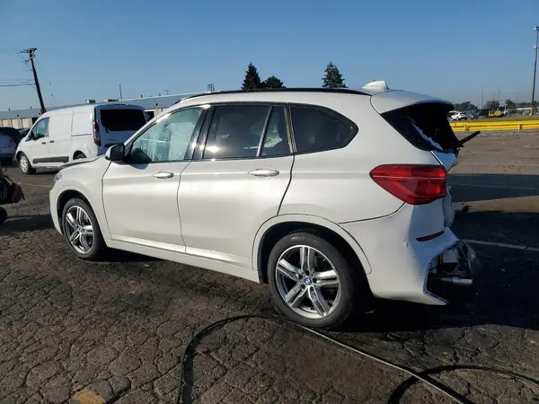 WBXHT3C55K5L37467 2019 BMW X1 - Image 2