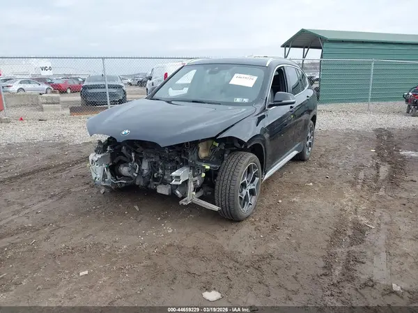 WBXHT3C55K5L38926 2019 BMW X1 - Image 2
