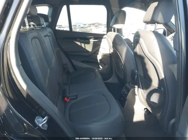 WBXHT3C55K5N15006 2019 BMW X1 - Image 8