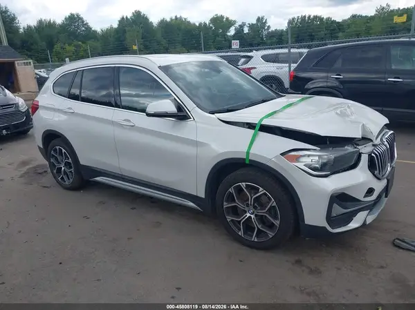 WBXHT3C56K3H36127 2019 BMW X1 - Image 1