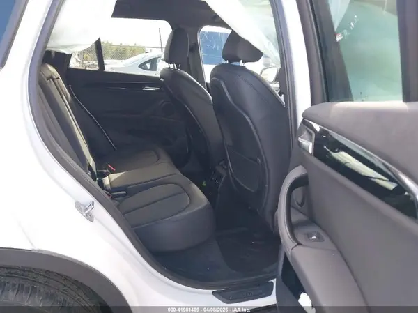 WBXHT3C56K5L35842 2019 BMW X1 - Image 8