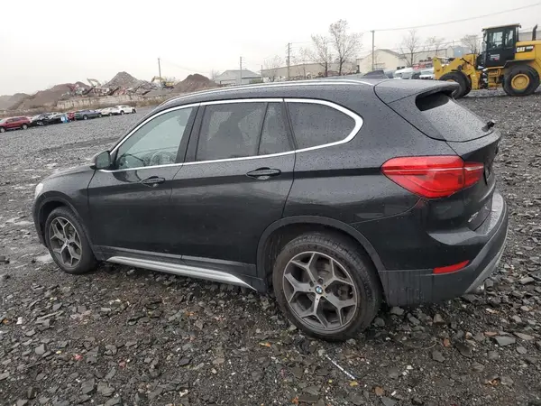 WBXHT3C56K5L36828 2019 BMW X1 - Image 2